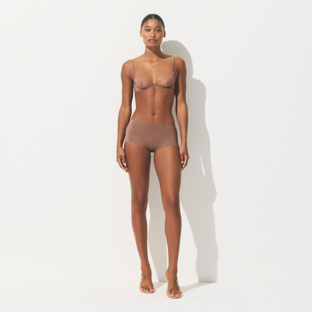 INVISIBLE BOY SHORT | UMBER