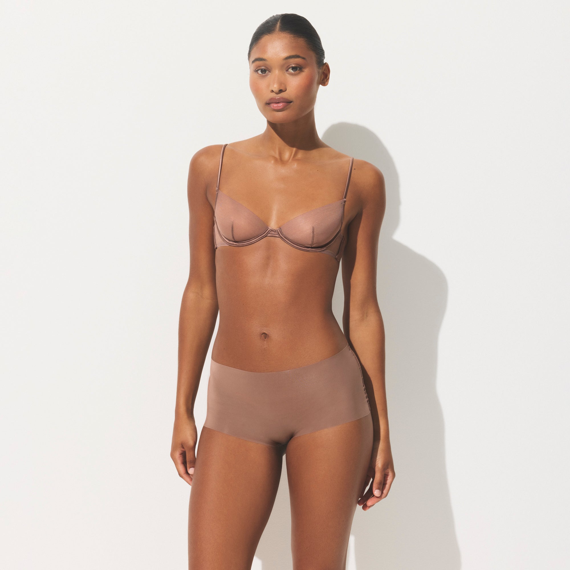 INVISIBLE BOY SHORT | UMBER