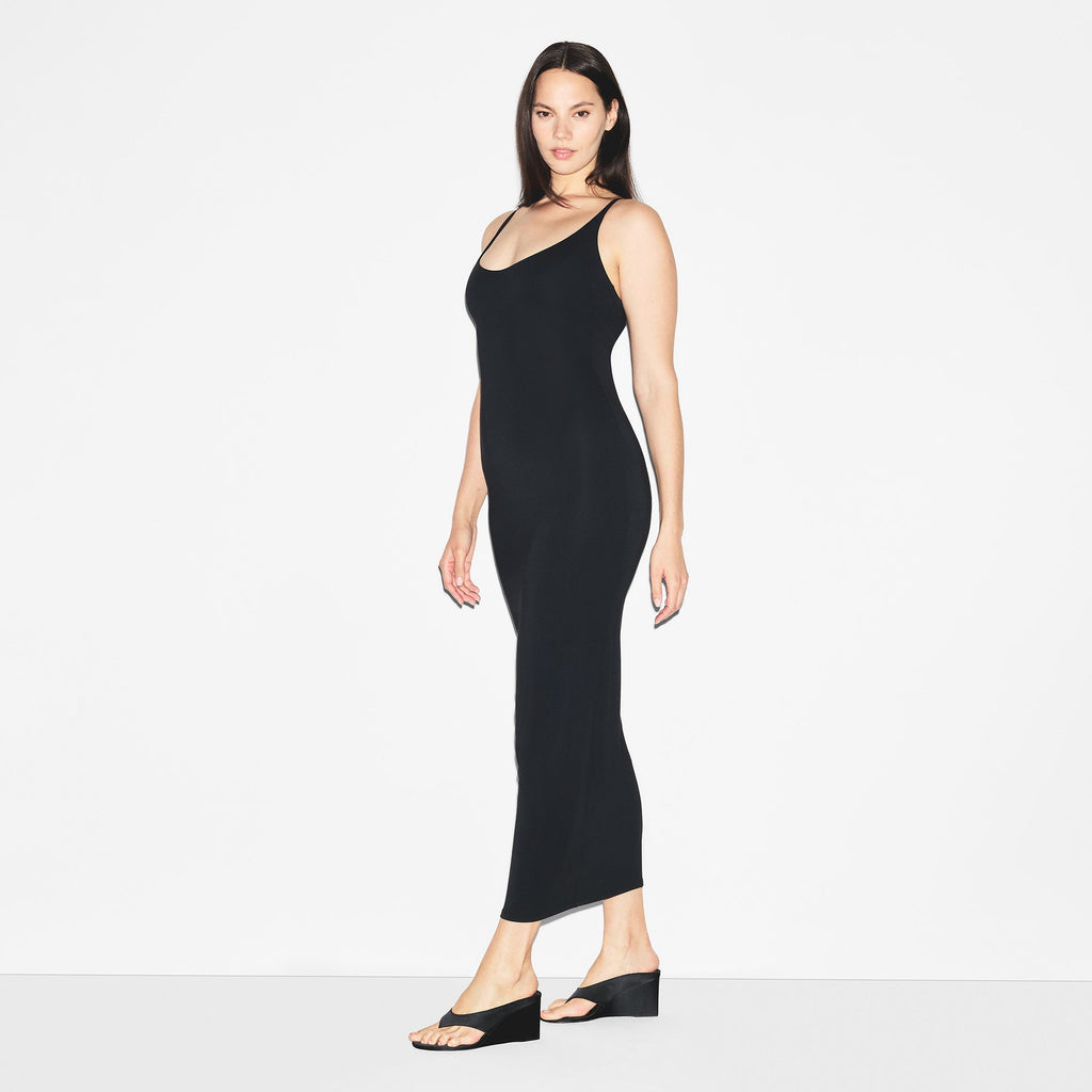 SMOOTH LAYERS SCOOP NECK LONG DRESS | OBSIDIAN
