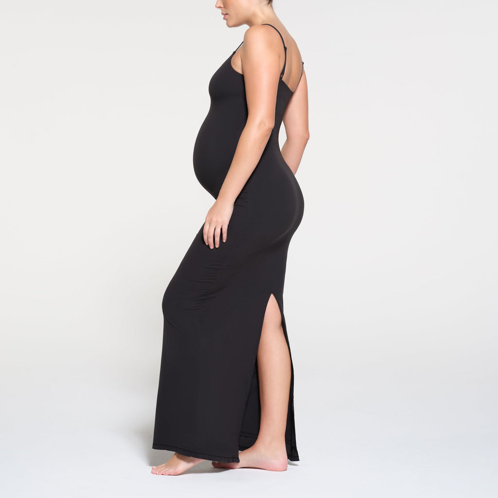 FITS EVERYBODY MATERNITY LONG SLIP DRESS | ONYX