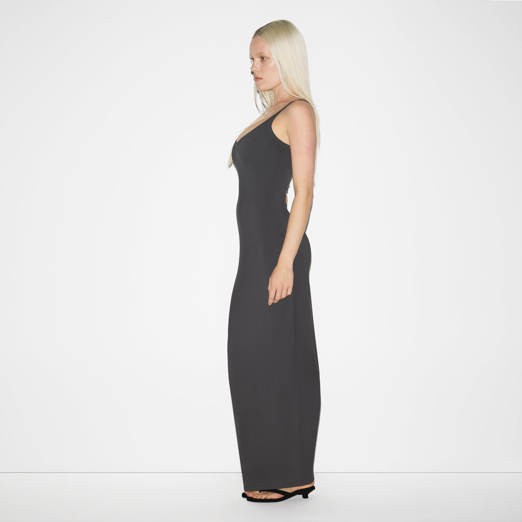 SMOOTH LAYERS SCOOP NECK LONG DRESS | GRAPHITE
