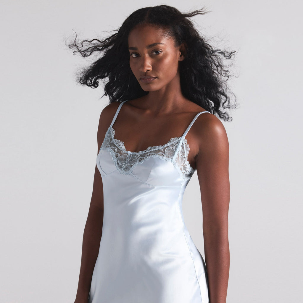 WOVEN SHINE LACE SLIP DRESS | CLOUD