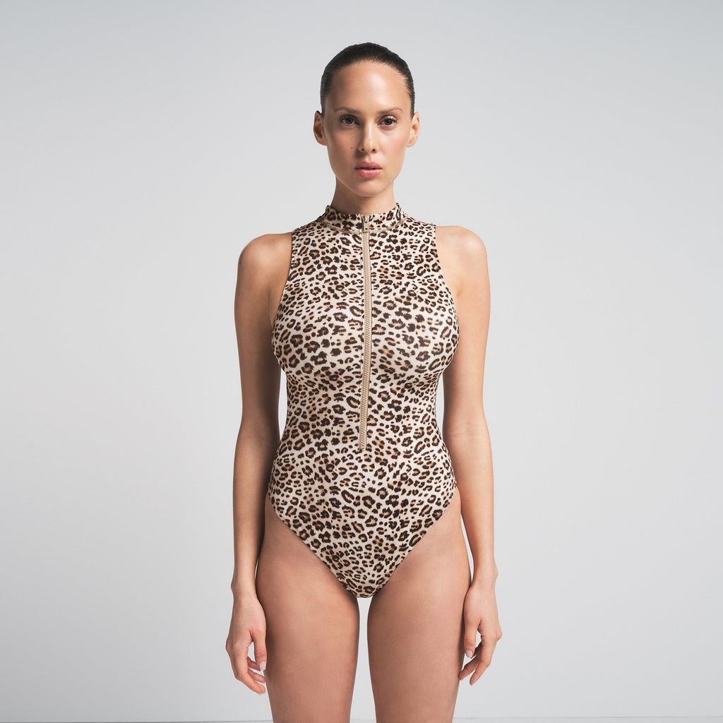 SIGNATURE SWIM ZIP FRONT ONE PIECE | CHAMPAGNE LEOPARD PRINT