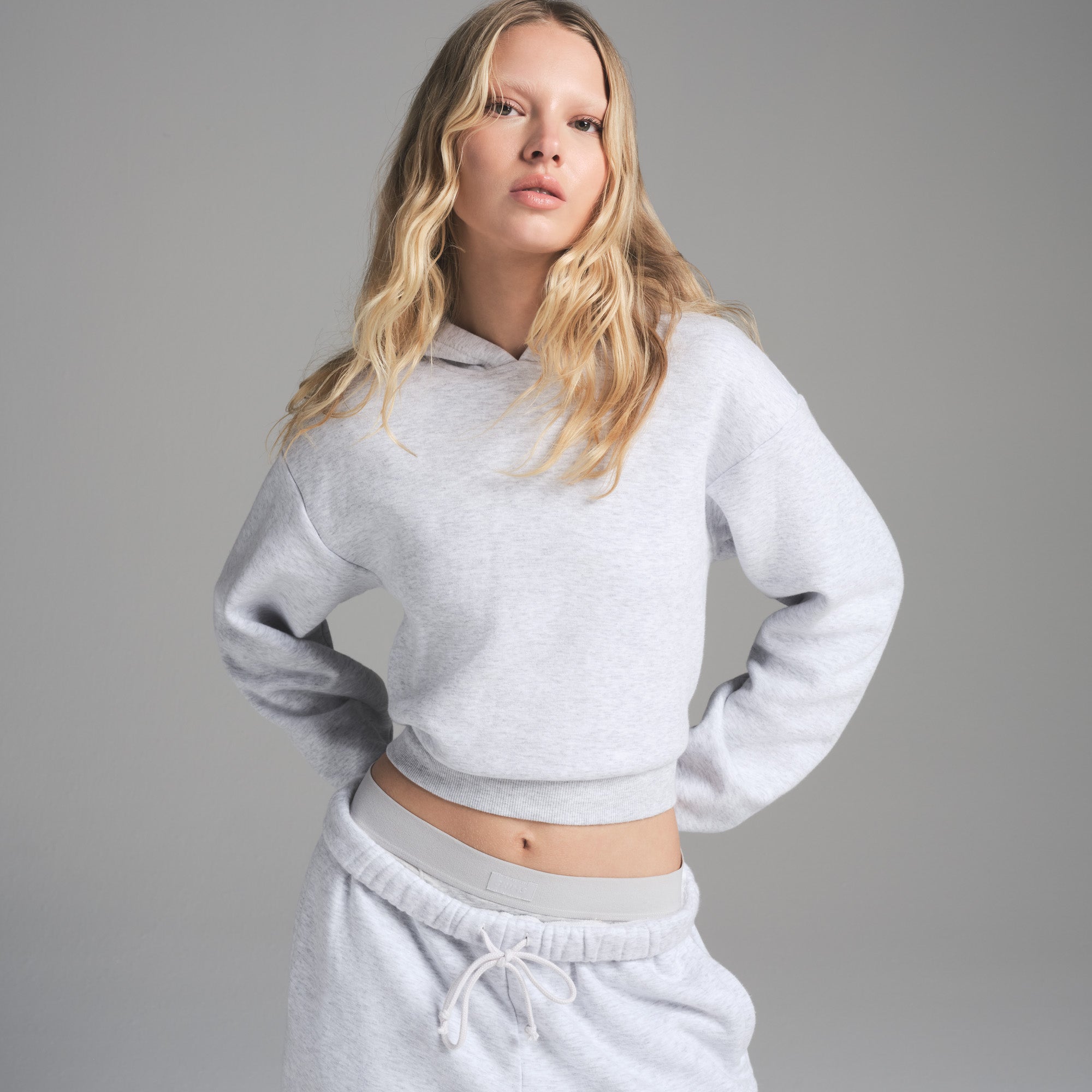 COTTON FLEECE SHRUNKEN HOODIE | LIGHT HEATHER GREY