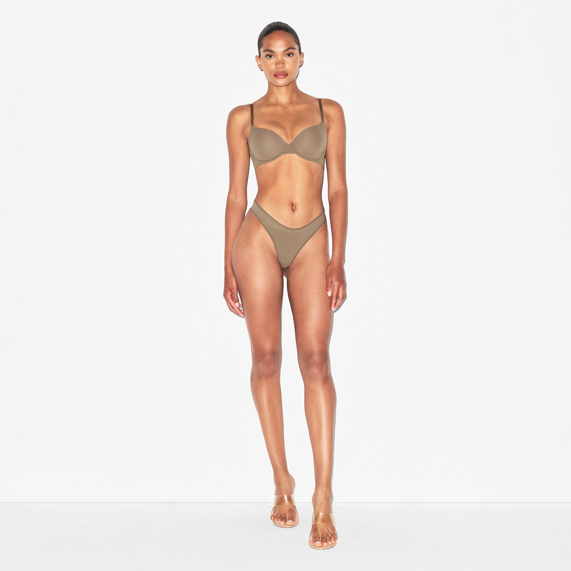 FITS EVERYBODY DIPPED FRONT THONG | TRUFFLE