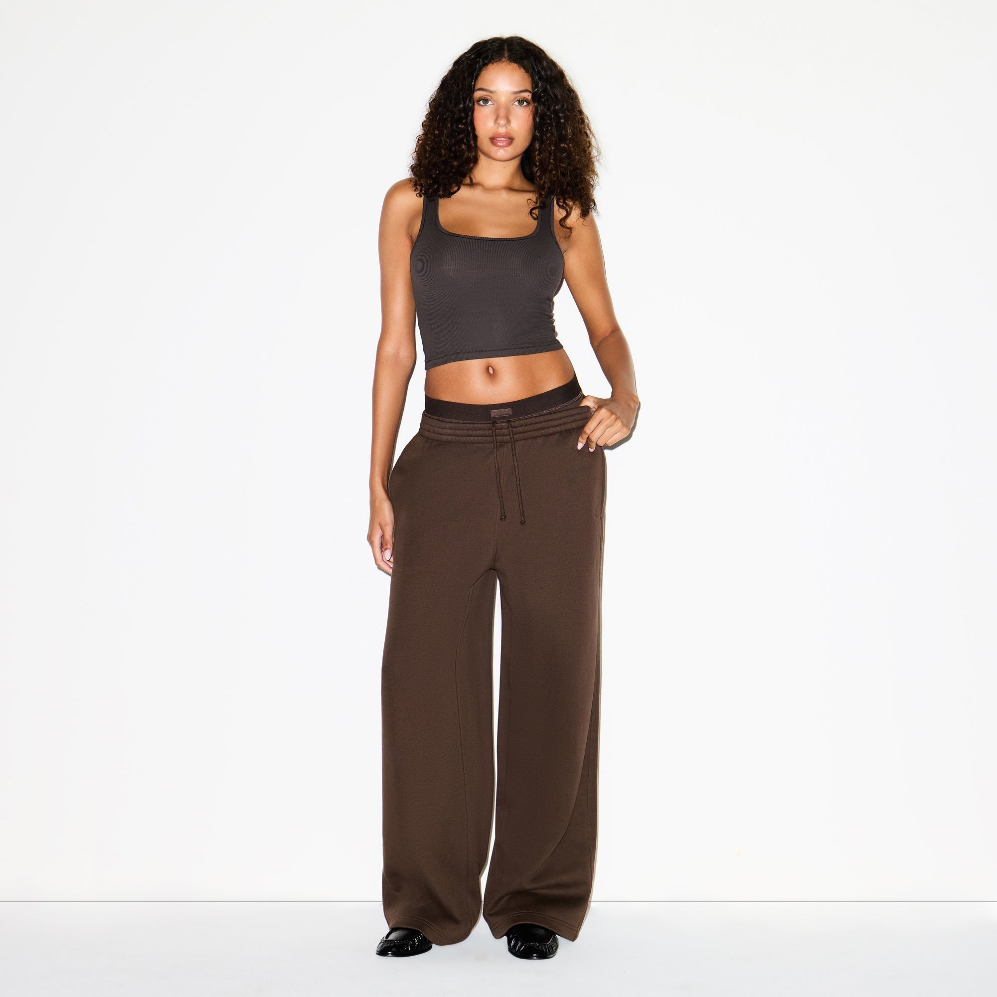 COTTON FLEECE OVERSIZED DOUBLE WAISTBAND PANT | DARK SEPIA