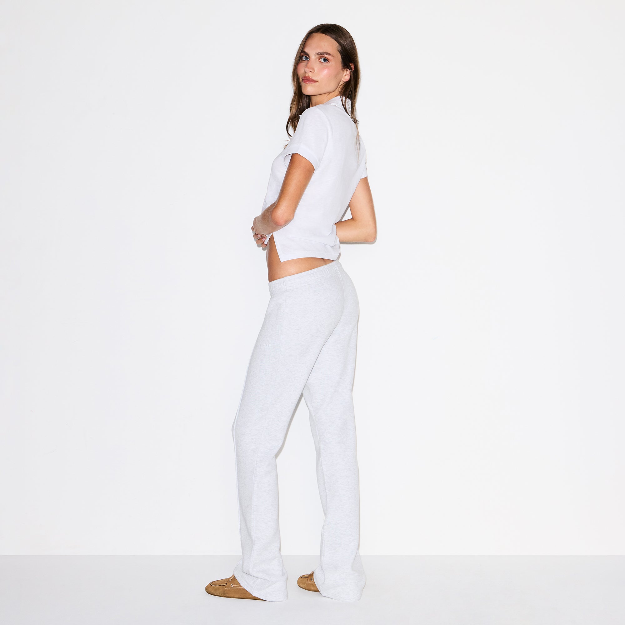 COTTON FLEECE LOW RISE SLIM PANT | LIGHT HEATHER GREY