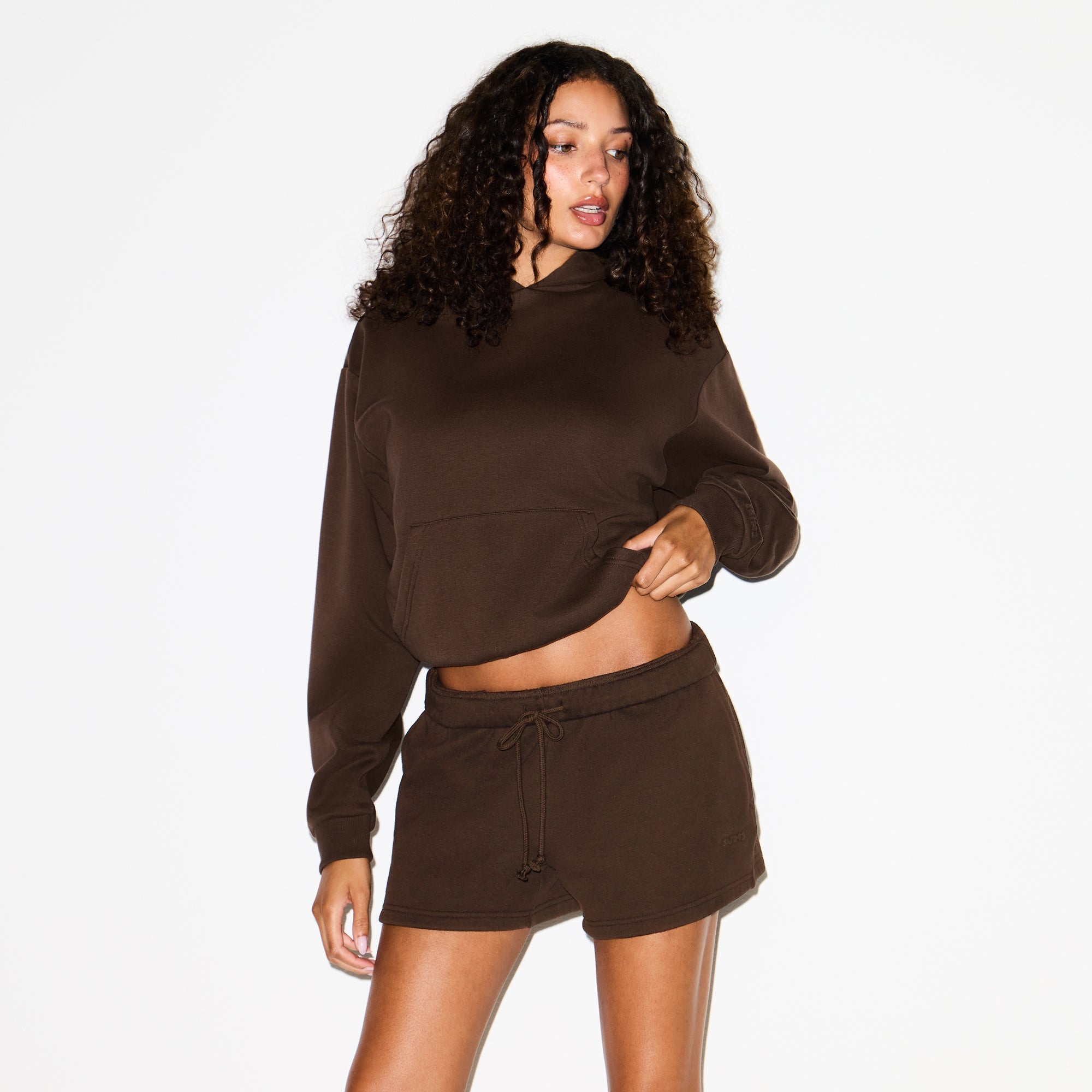 COTTON FLEECE CLASSIC SHORT | DARK SEPIA