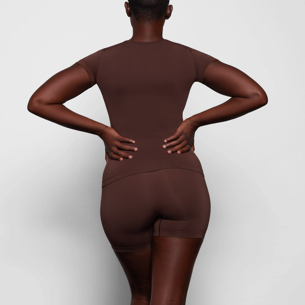 SOFT SMOOTHING SEAMLESS T-SHIRT | COCOA