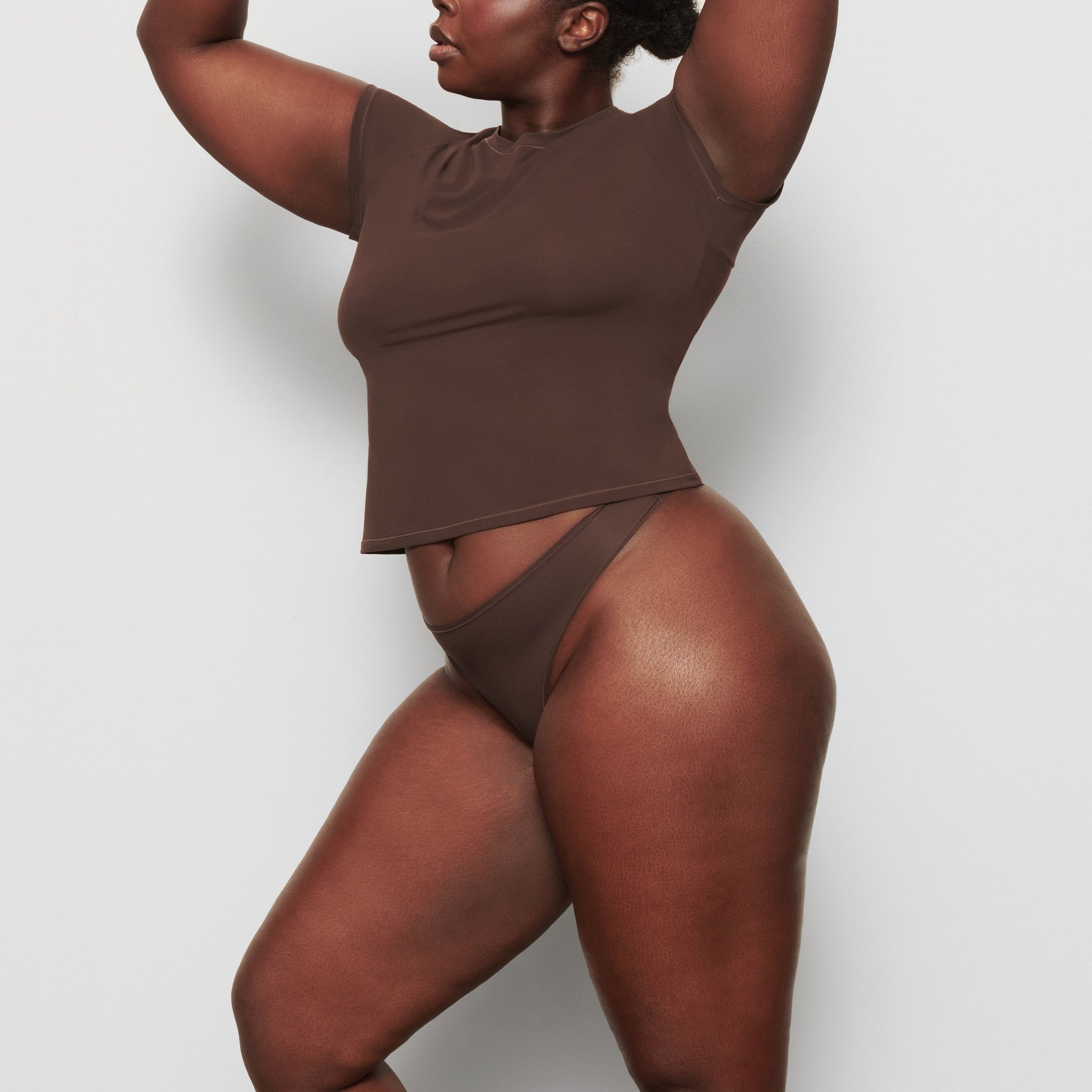 FITS EVERYBODY T-SHIRT | COCOA