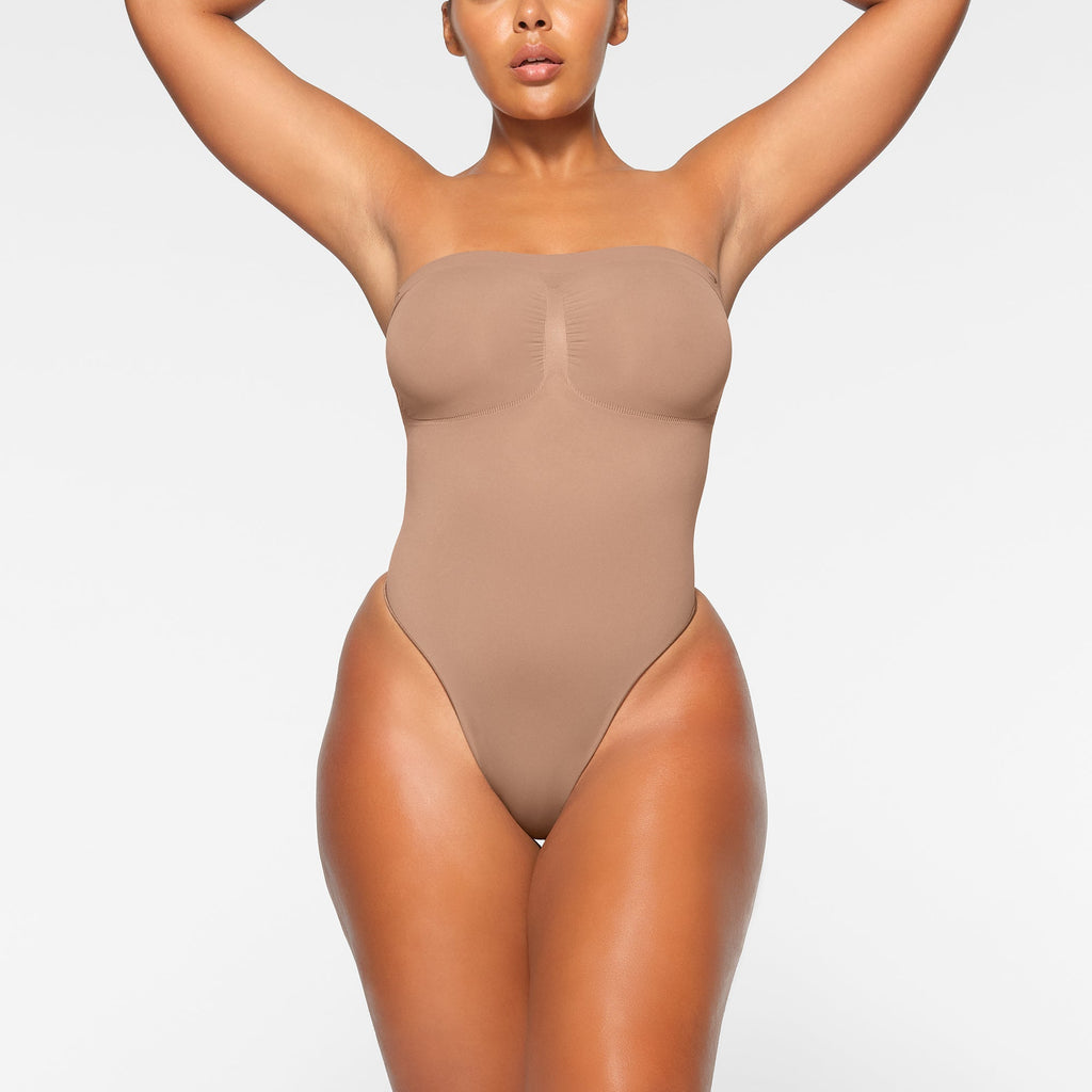 SEAMLESS SCULPT STRAPLESS THONG BODYSUIT | SIENNA