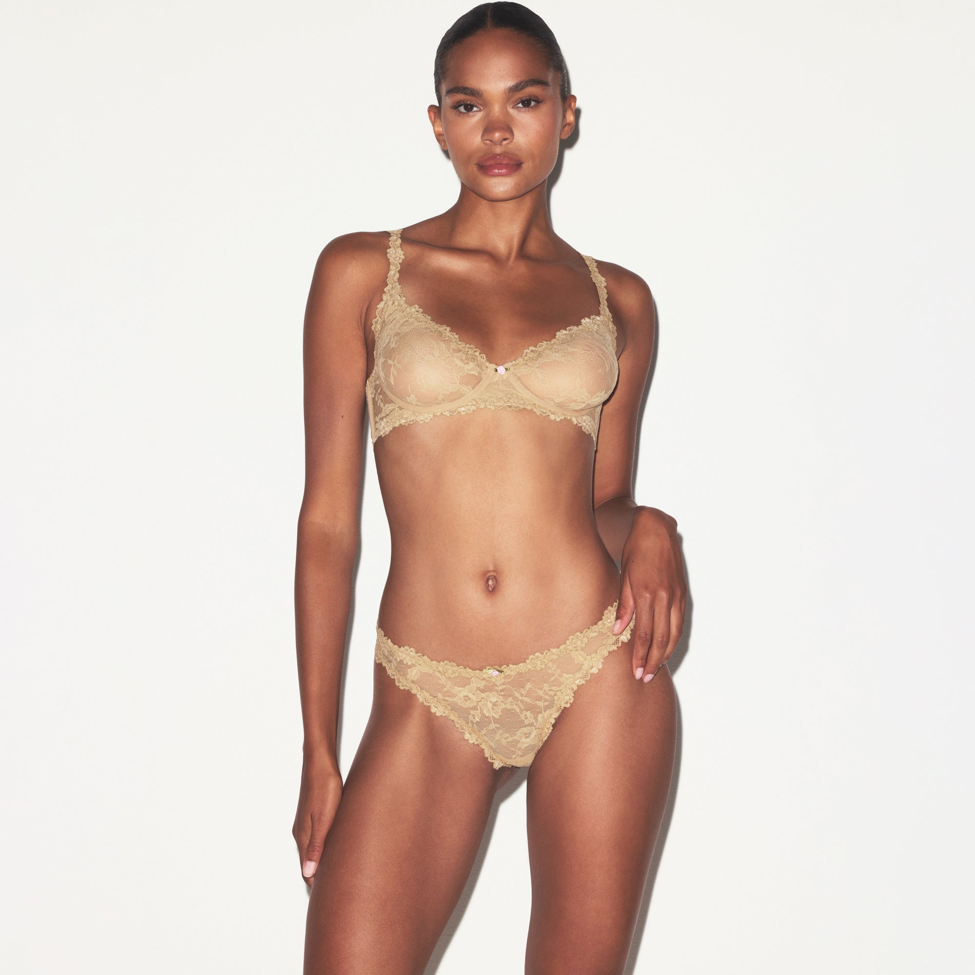 STRETCH LACE UNLINED DEMI BRA | DELTA