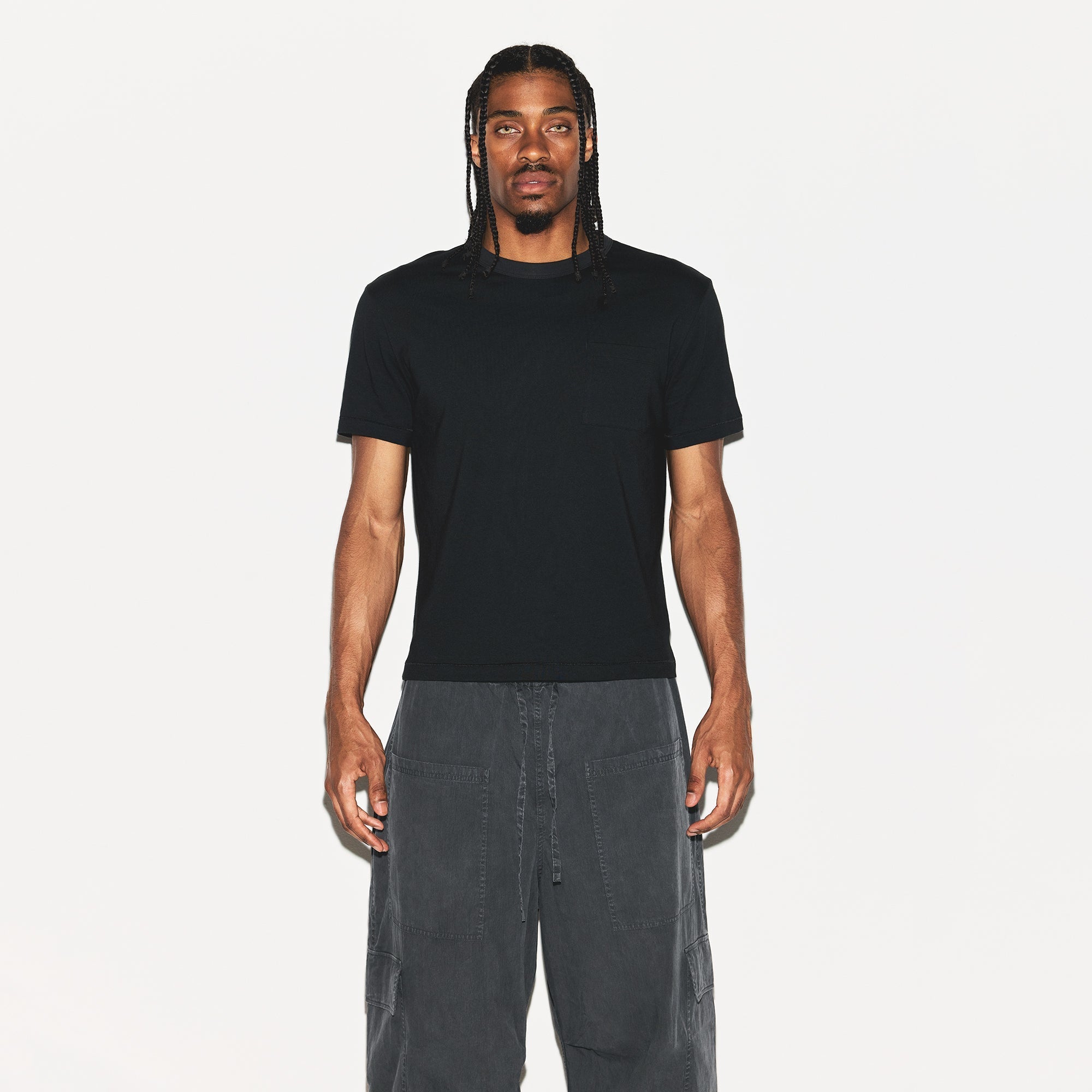SKIMS COTTON MENS SLIM CROPPED T-SHIRT | ONYX