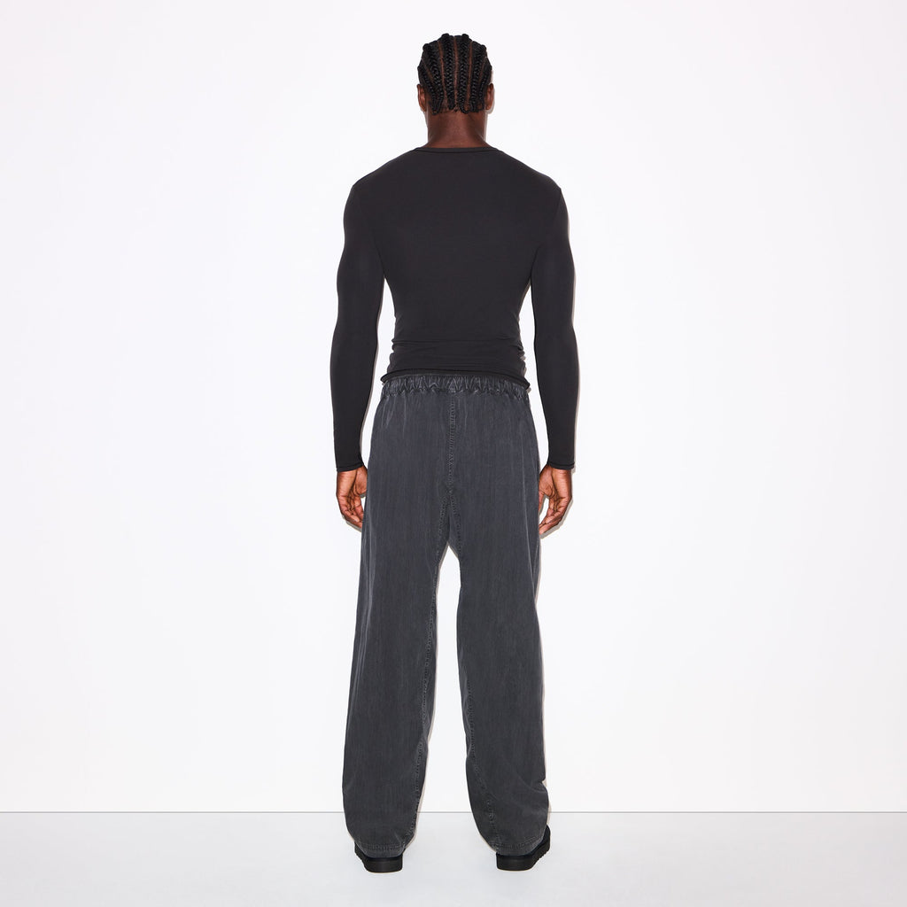 FITS EVERYBODY MENS SLIM LONG SLEEVE T-SHIRT | ONYX