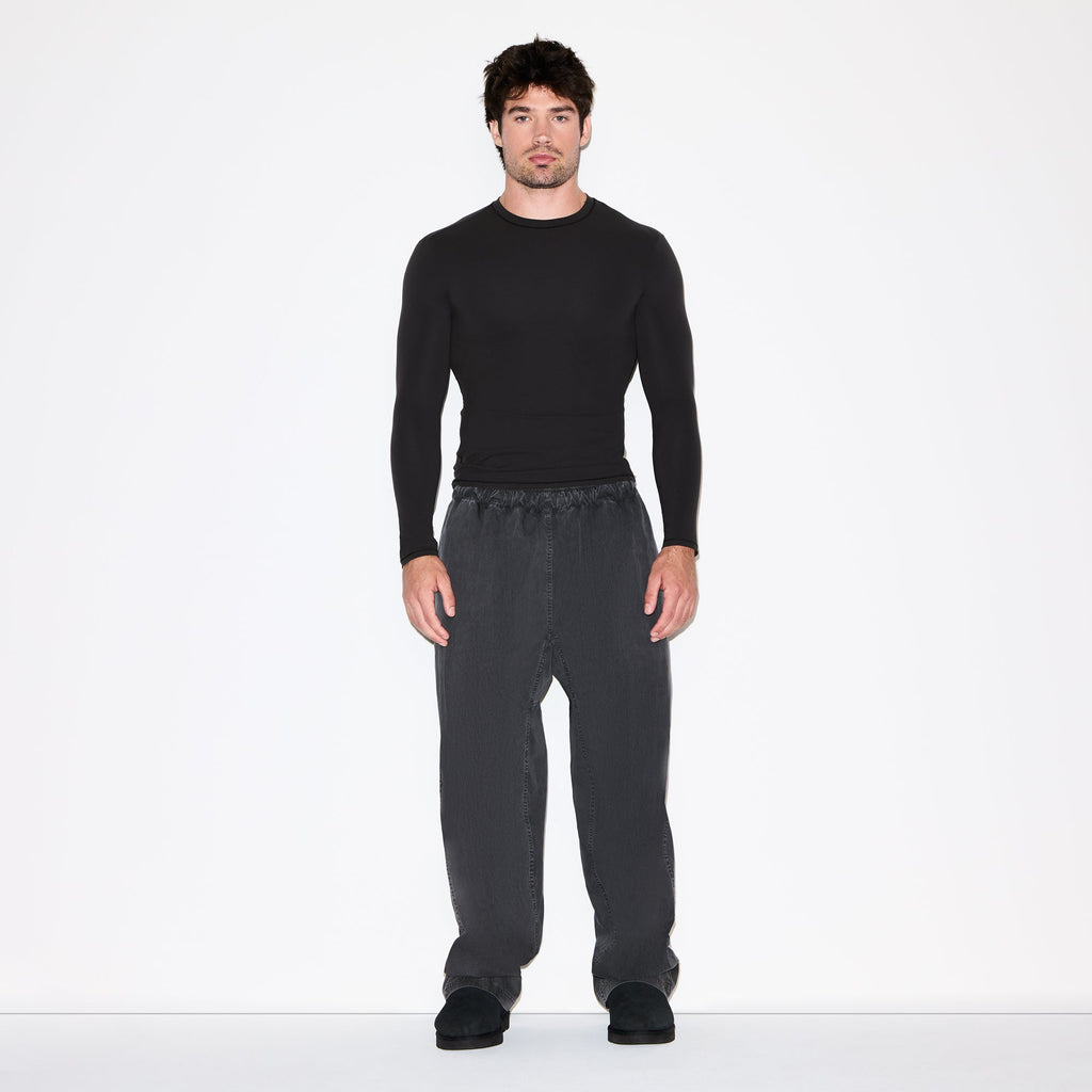 FITS EVERYBODY MENS SLIM LONG SLEEVE T-SHIRT | ONYX